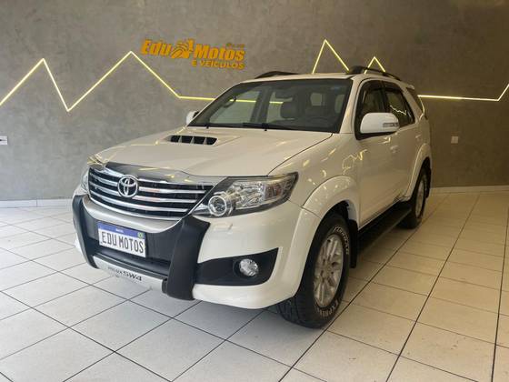 TOYOTA HILUX SW4 3.0 SRV 4X4 16V TURBO INTERCOOLER DIESEL 4P AUTOMÁTICO